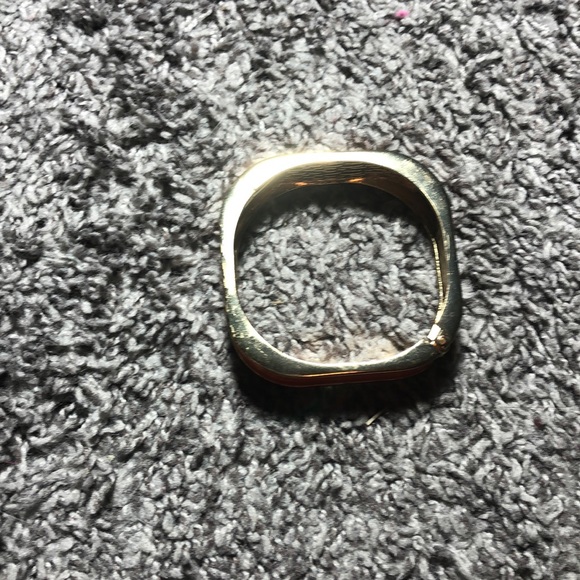 Express Bangle - Picture 2 of 3